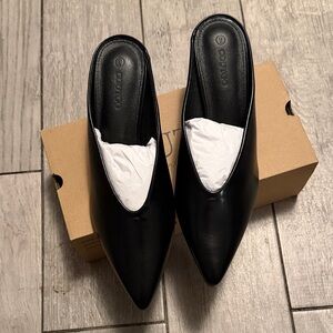 Black Women's Mules with kitten heel